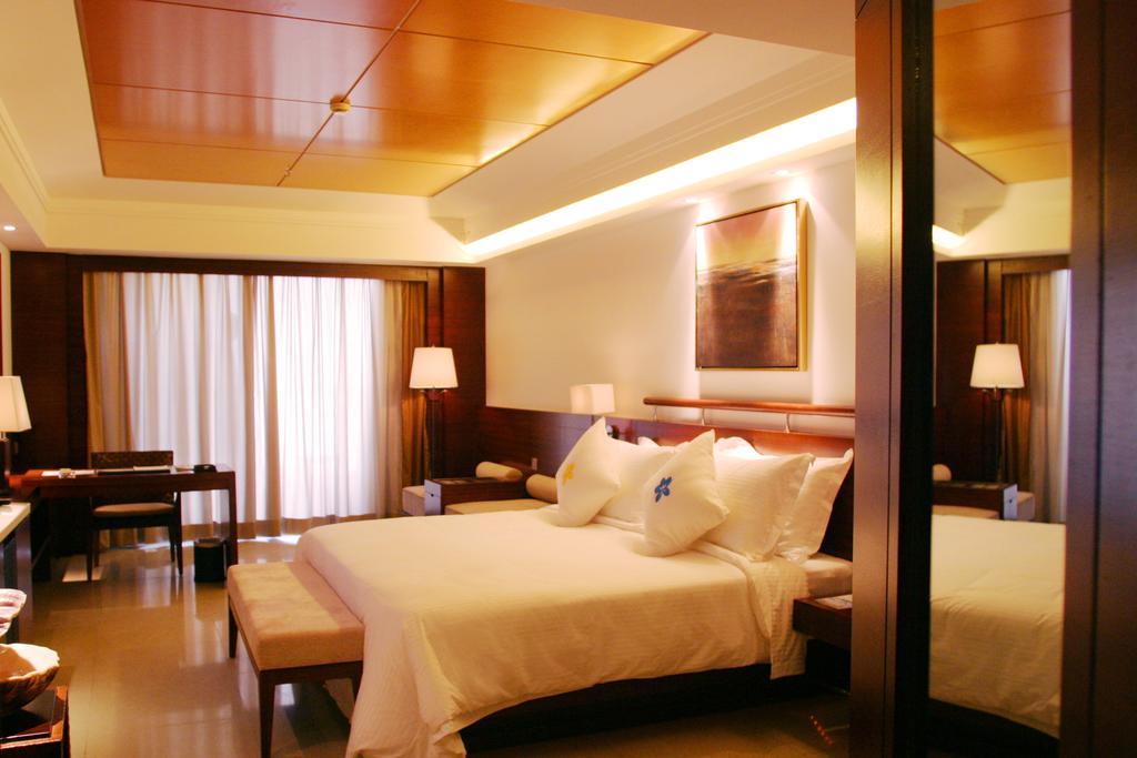 Marina Spa Hotel Sanya Exterior foto